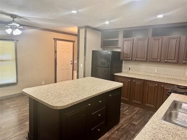 934 Tiffany Street, Reno, TX 76020