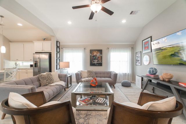 87 Bloomhill Place, The Woodlands, TX 77354