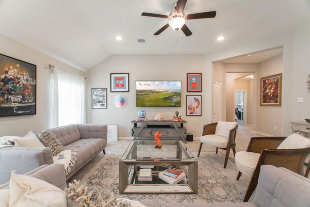 87 Bloomhill Place, The Woodlands, TX 77354