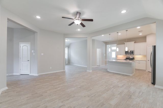 87 Bloomhill Place, The Woodlands, TX 77354