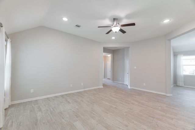87 Bloomhill Place, The Woodlands, TX 77354