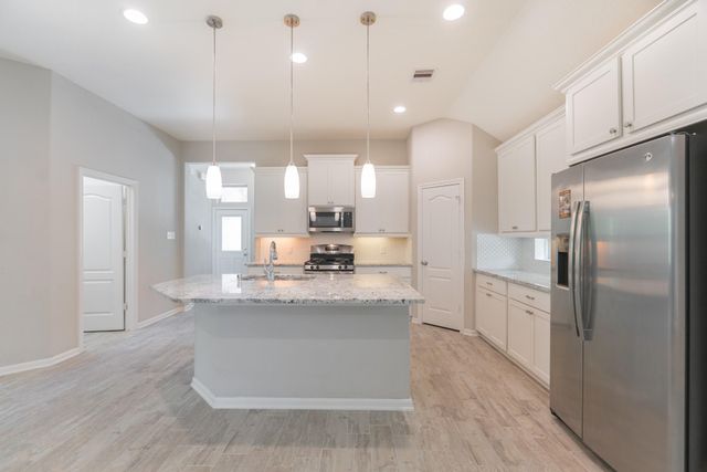 87 Bloomhill Place, The Woodlands, TX 77354