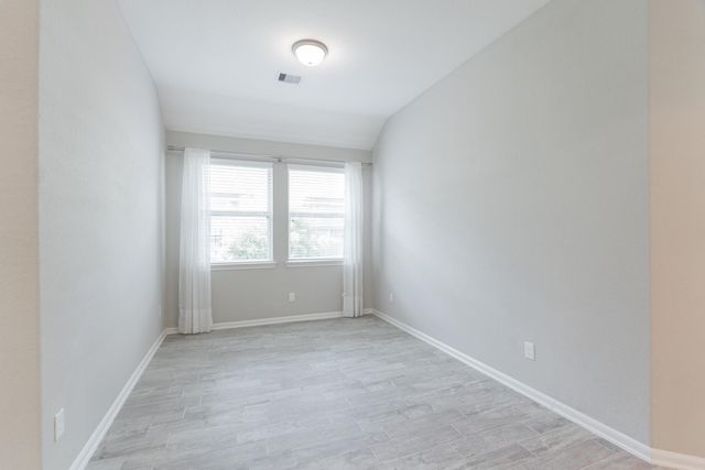87 Bloomhill Place, The Woodlands, TX 77354
