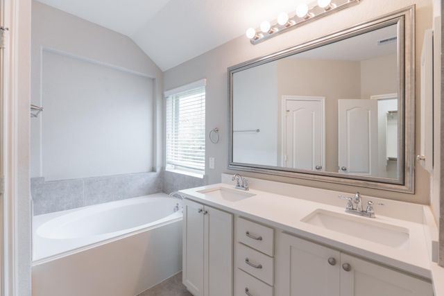 87 Bloomhill Place, The Woodlands, TX 77354