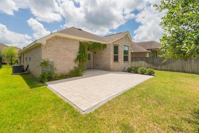 87 Bloomhill Place, The Woodlands, TX 77354