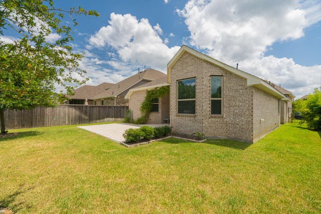 87 Bloomhill Place, The Woodlands, TX 77354