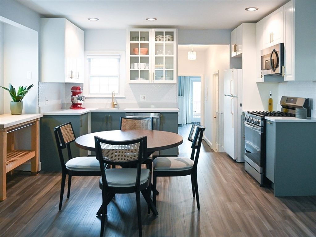 23 Chestnut St 5, Chelsea, MA 02150