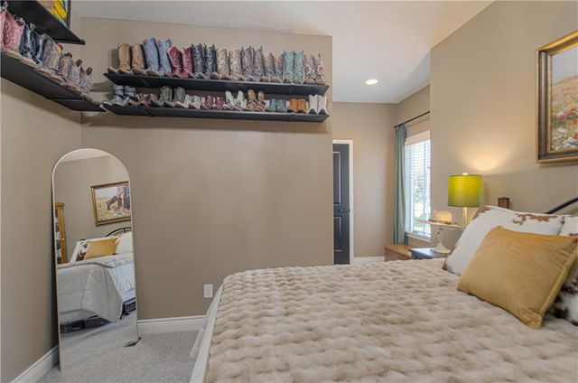 11475 S Waterford Drive, Olathe, KS 66061