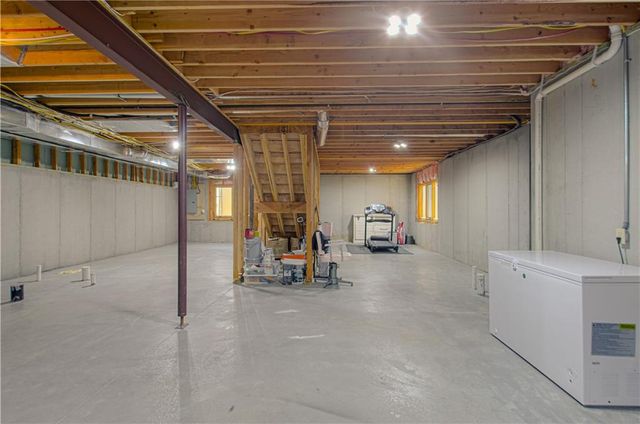 11475 S Waterford Drive, Olathe, KS 66061