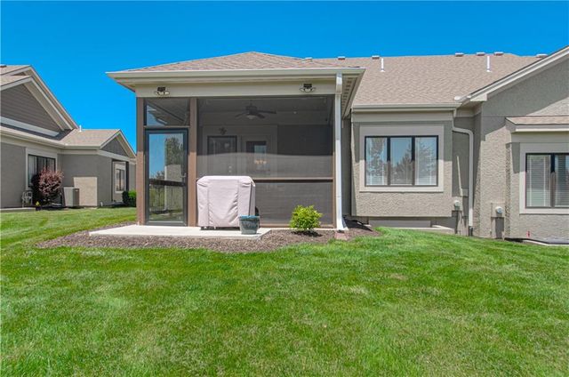 11475 S Waterford Drive, Olathe, KS 66061