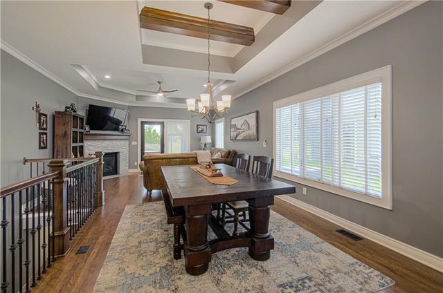 11475 S Waterford Drive, Olathe, KS 66061