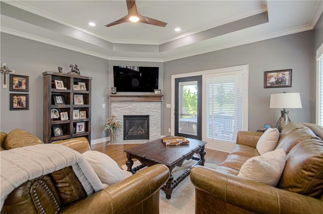 11475 S Waterford Drive, Olathe, KS 66061