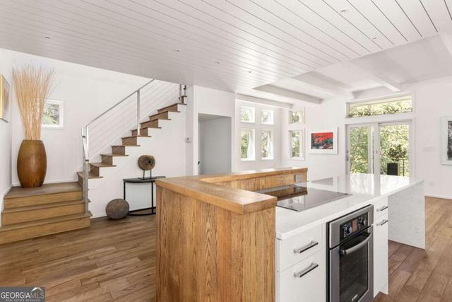10548 Serenbe Lane, Chattahoochee Hills, GA 30268