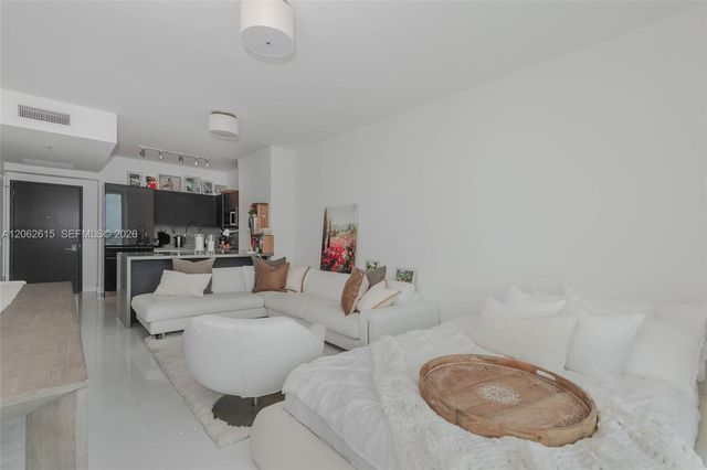 1080 Brickell Ave 3405, Miami, FL 33131