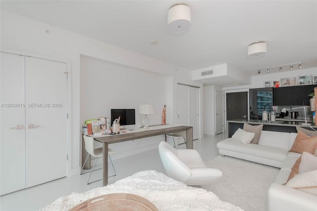 1080 Brickell Ave 3405, Miami, FL 33131
