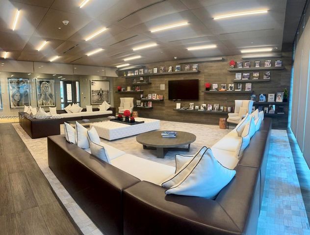 1080 Brickell Ave 3405, Miami, FL 33131
