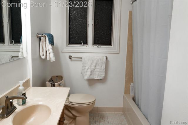 32564 Hazelwood Street, Westland, MI 48186