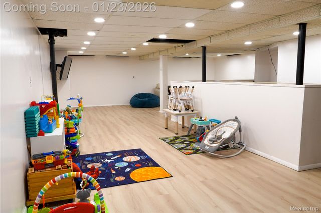 32564 Hazelwood Street, Westland, MI 48186