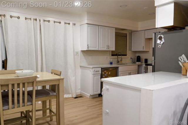 32564 Hazelwood Street, Westland, MI 48186