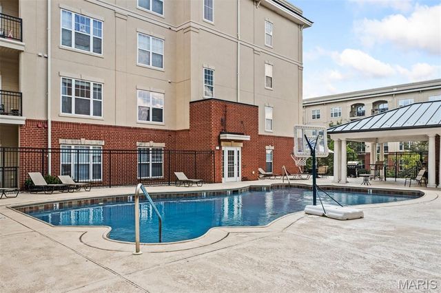 1270 Strassner Drive 3414, St Louis, MO 63144