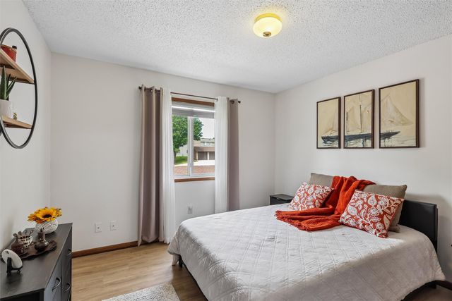 4709 Woodland Avenue 7, West Des Moines, IA 50266