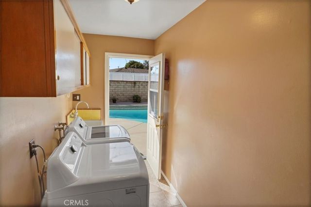 8347 Delco Avenue, Winnetka, CA 91306