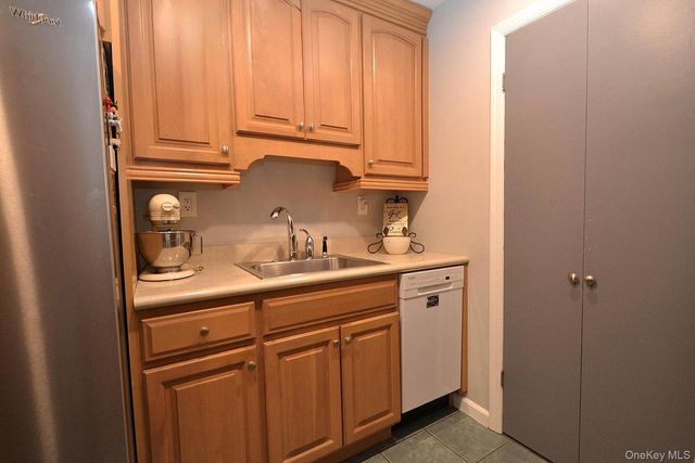 103 Richmond Boulevard 2A, Ronkonkoma, NY 11779