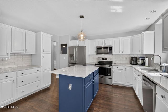 7333 Apache Trail, Holland, OH 43528