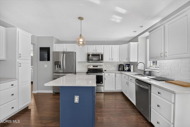 7333 Apache Trail, Holland, OH 43528