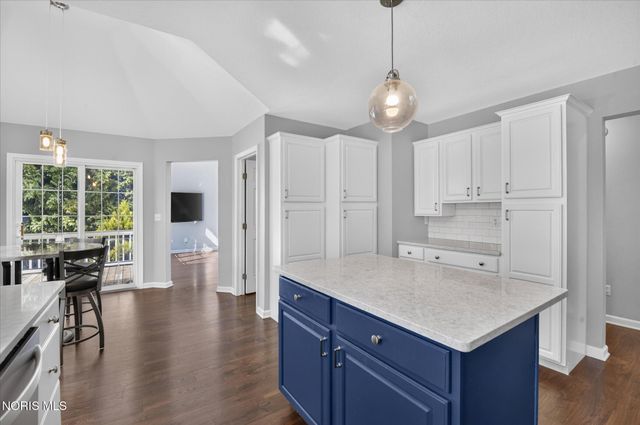 7333 Apache Trail, Holland, OH 43528