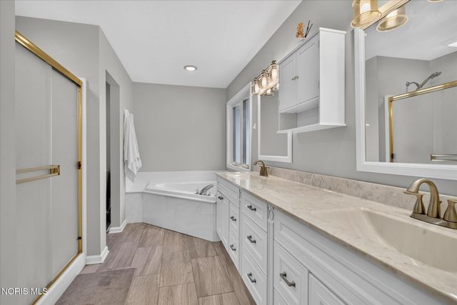 7333 Apache Trail, Holland, OH 43528