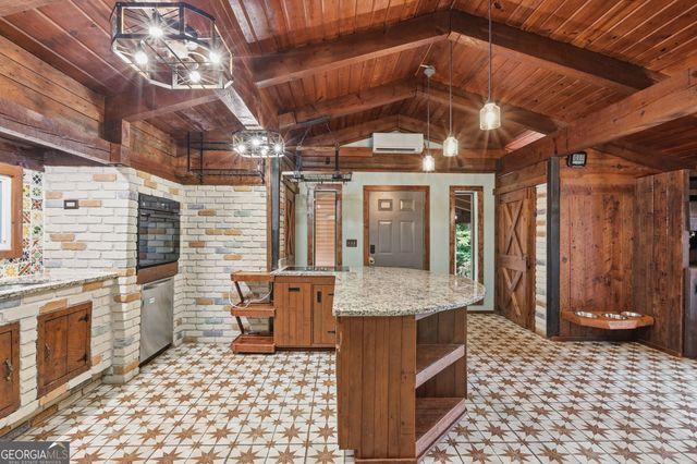 932 Camp Mikell Road, Toccoa, GA 30577