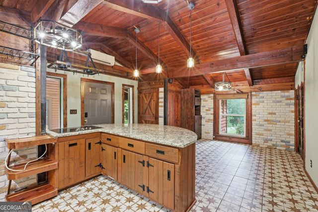 932 Camp Mikell Road, Toccoa, GA 30577