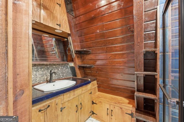 932 Camp Mikell Road, Toccoa, GA 30577