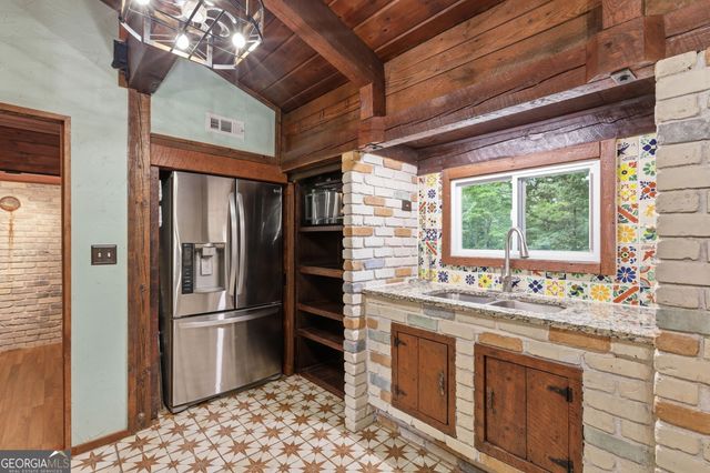 932 Camp Mikell Road, Toccoa, GA 30577