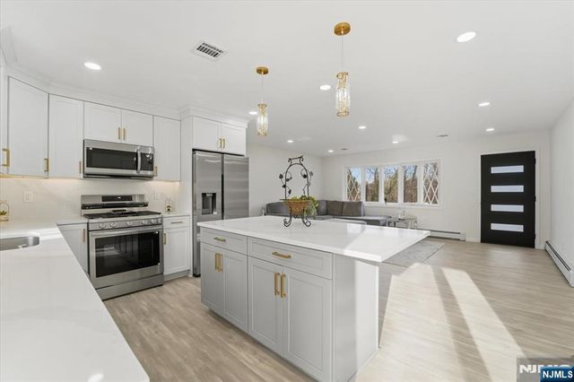 41 High Street, Nutley, NJ 07110