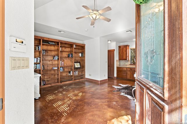 2 Trophy, New Braunfels, TX 78132