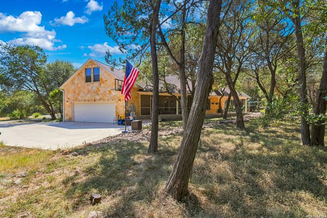 2 Trophy, New Braunfels, TX 78132