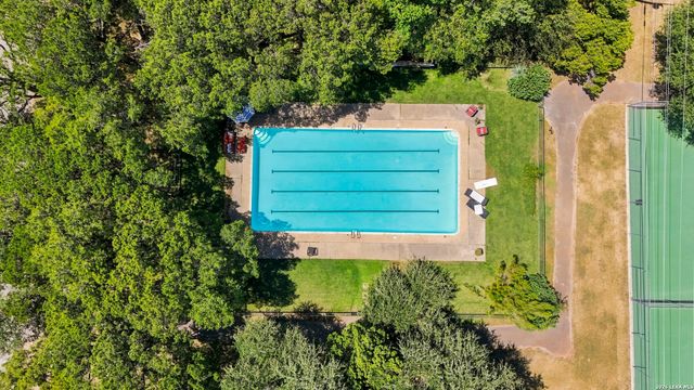 2 Trophy, New Braunfels, TX 78132