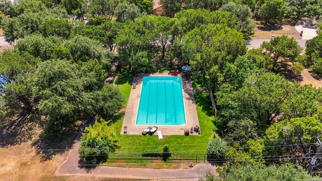 2 Trophy, New Braunfels, TX 78132