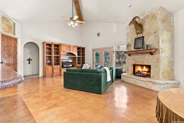 2 Trophy, New Braunfels, TX 78132