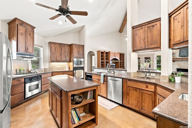 2 Trophy, New Braunfels, TX 78132