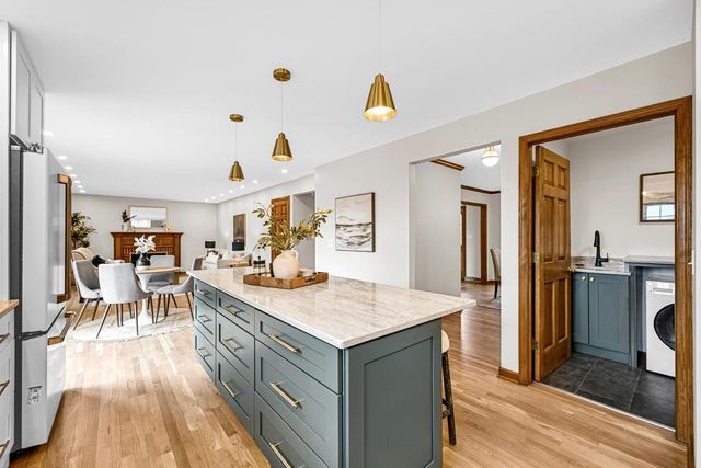 11415 N Lake Shore DRIVE, Mequon, WI 53092