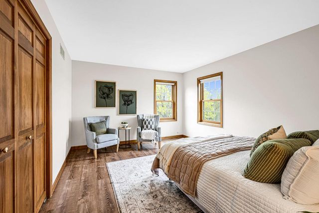 11415 N Lake Shore DRIVE, Mequon, WI 53092