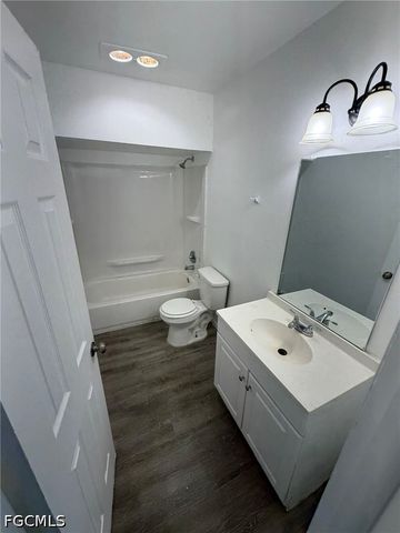 2708 Broadway 7, Fort Myers, FL 33901