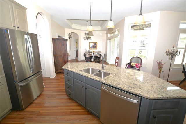 142 Cobblestone Dr, Ohio Twp, PA 15237