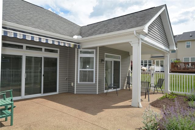 142 Cobblestone Dr, Ohio Twp, PA 15237