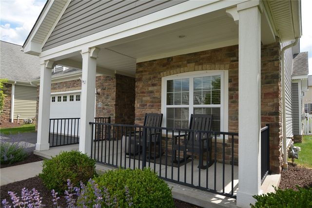 142 Cobblestone Dr, Ohio Twp, PA 15237