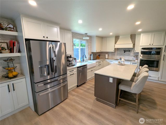 5808 Woodlake Drive W, University Place, WA 98467
