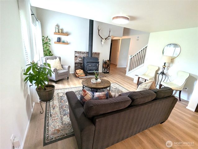 5808 Woodlake Drive W, University Place, WA 98467